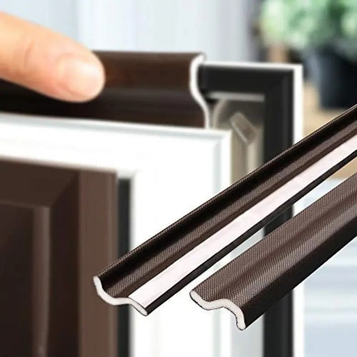 Bande d'étanchéité imperméable pour porte et fenêtre