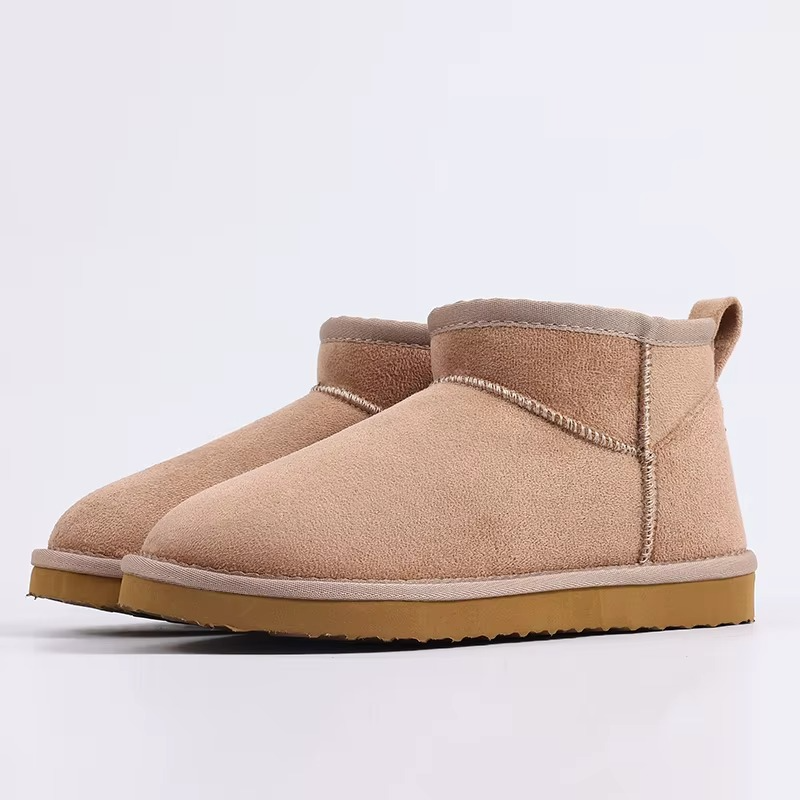 Bottes classiques femme d’hiver avec intérieur doublé en peluche