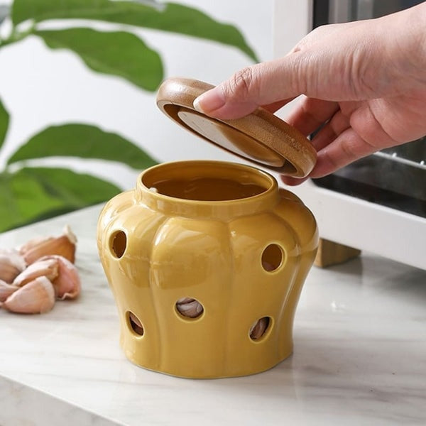 Pot en céramique avec couvercle à ventilation