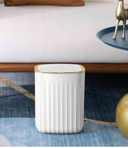 Poubelle automatique étanche rechargeable