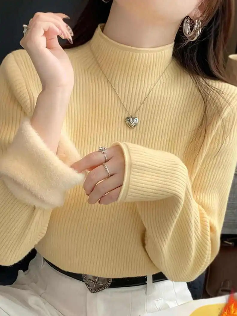 Pull femme d’hiver à col roulé avec doublure en velours