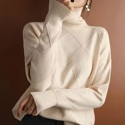 Pull femme en laine à col roulé