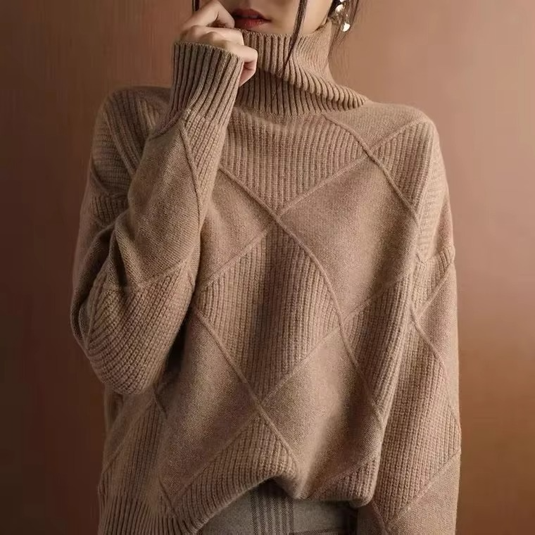 Pull femme en laine à col roulé